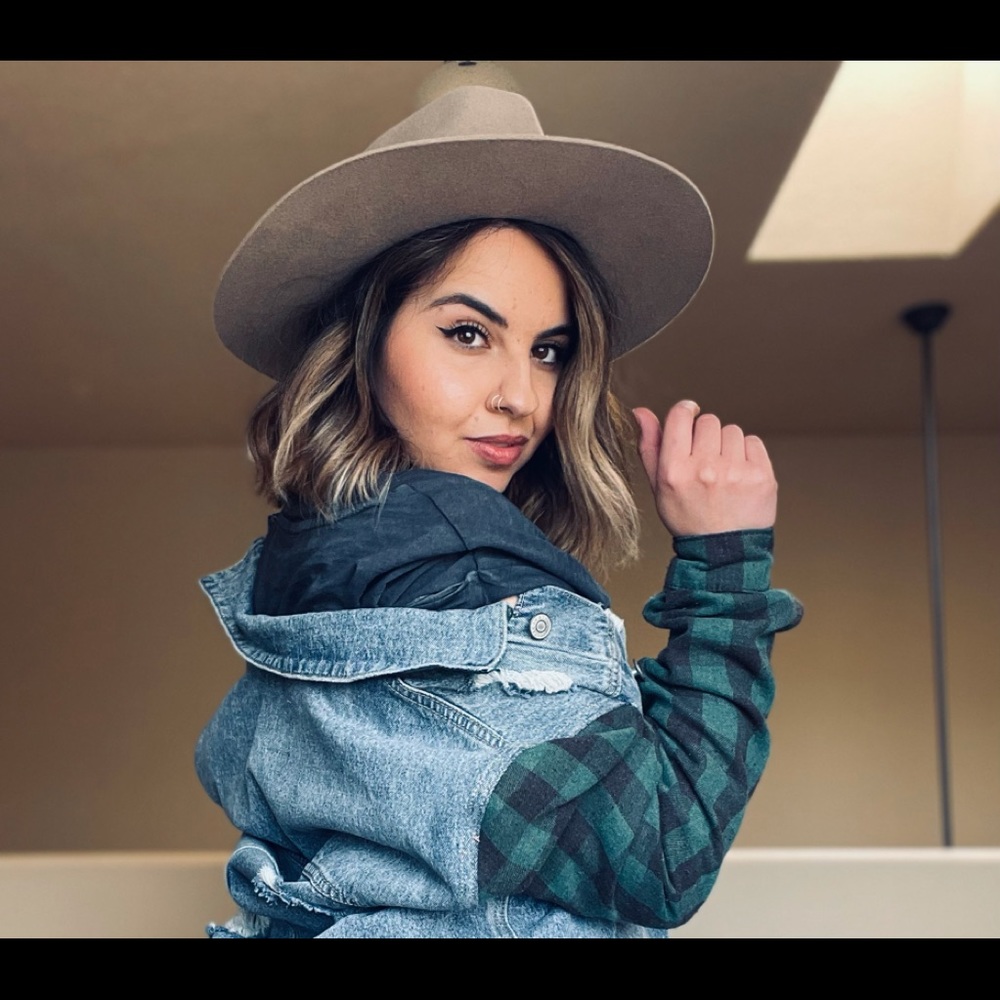 Meet your Posher, Shelbi